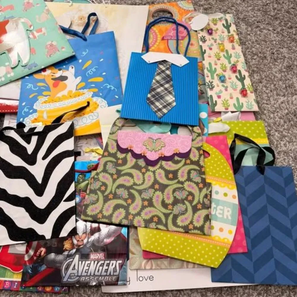 Big Lot Assorted Gift Bags Many Designs